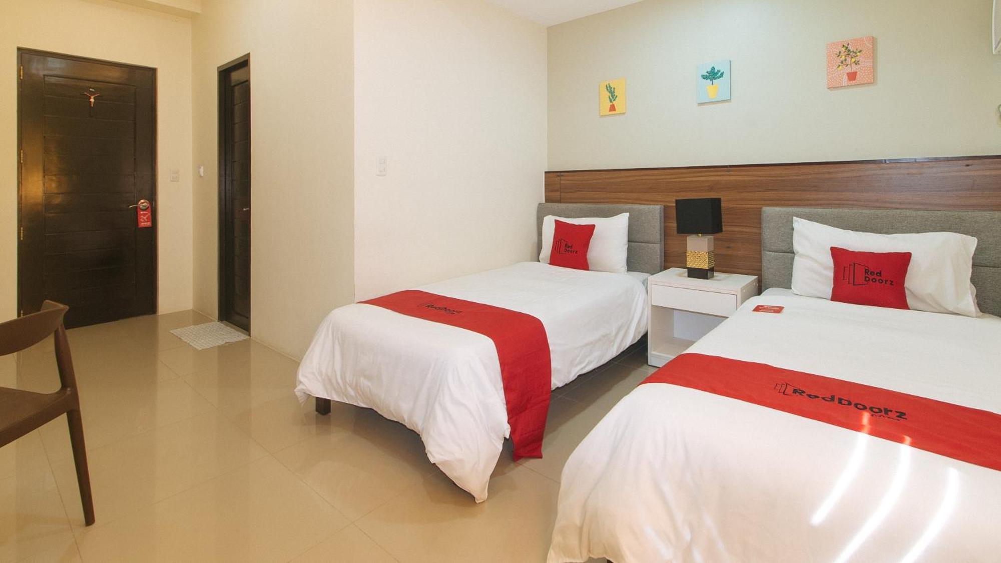Reddoorz @ Leoncia Apartelle Mandawe Exterior foto
