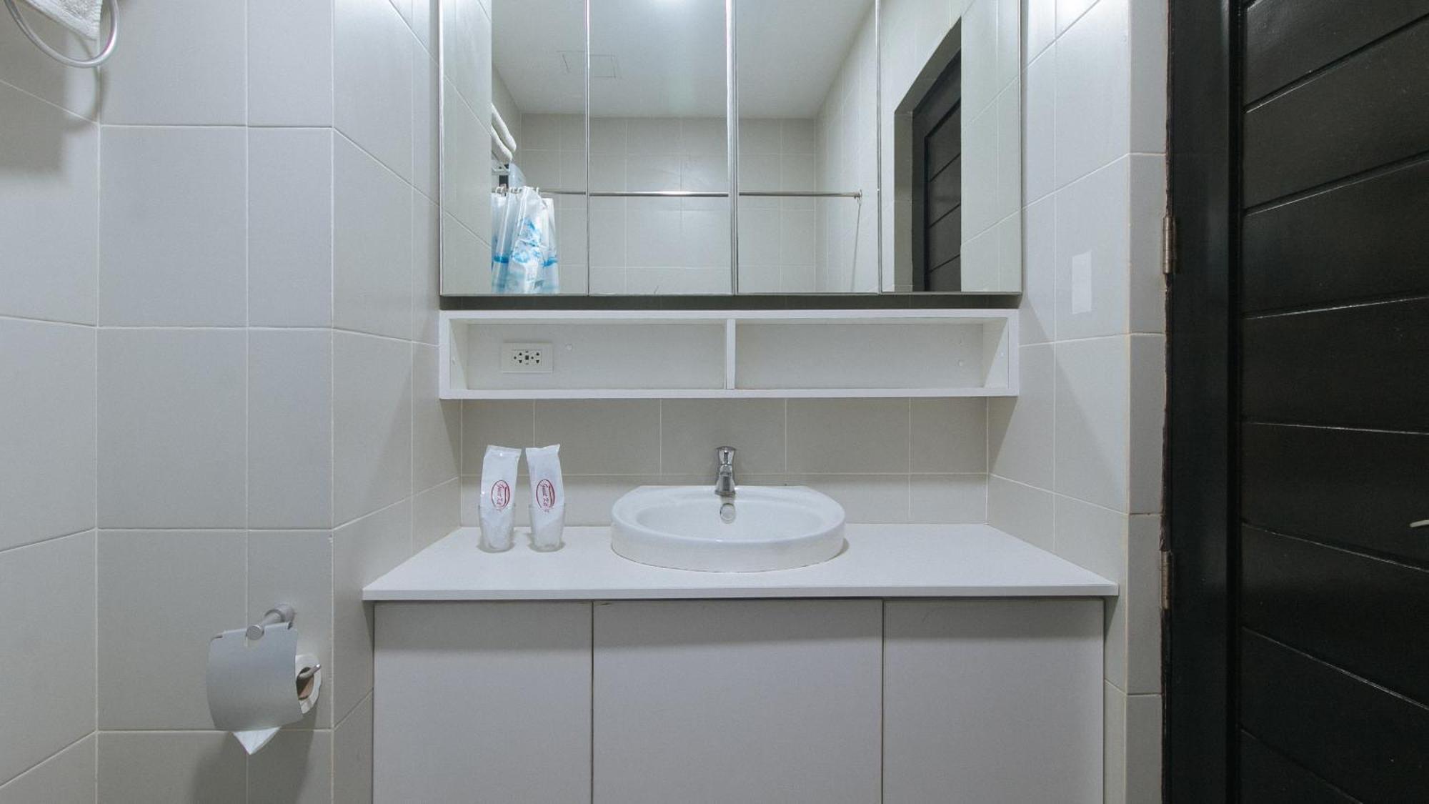 Reddoorz @ Leoncia Apartelle Mandawe Exterior foto