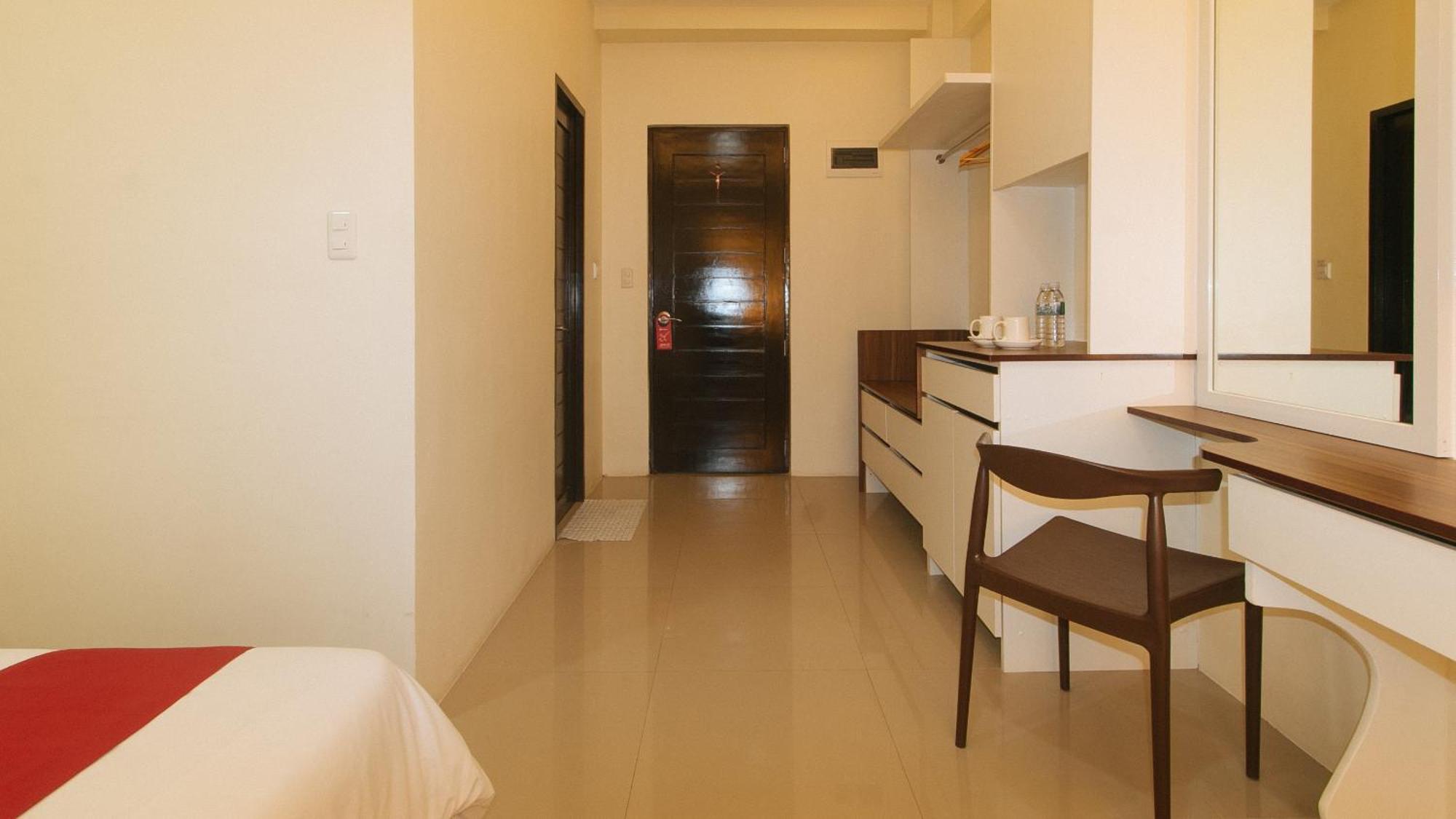 Reddoorz @ Leoncia Apartelle Mandawe Exterior foto