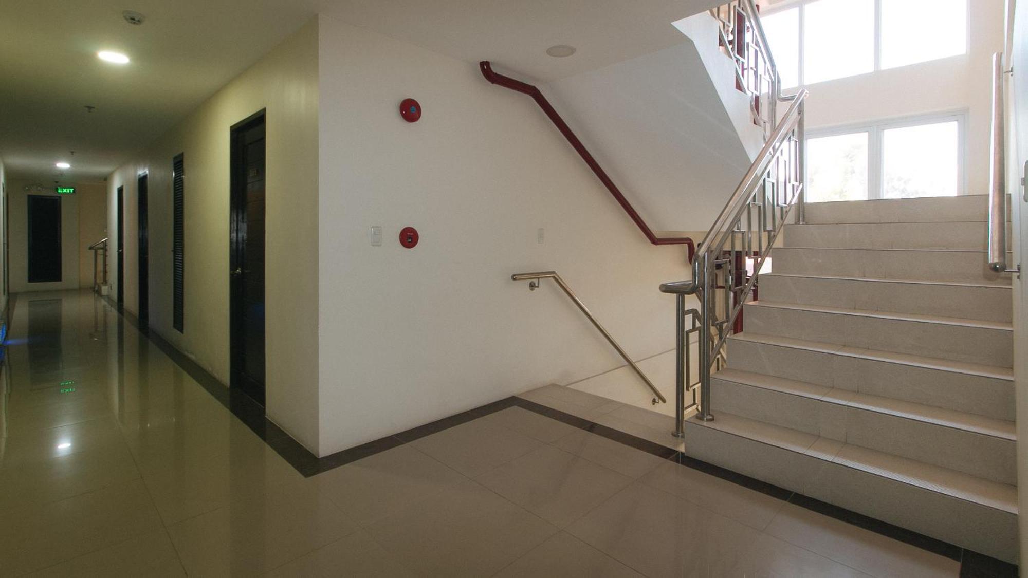 Reddoorz @ Leoncia Apartelle Mandawe Exterior foto
